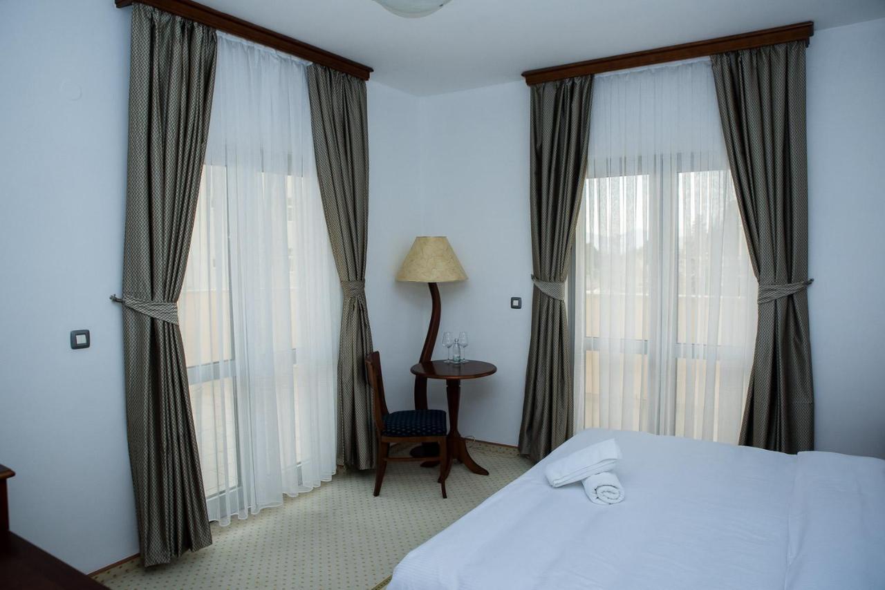 Hotel Hum
